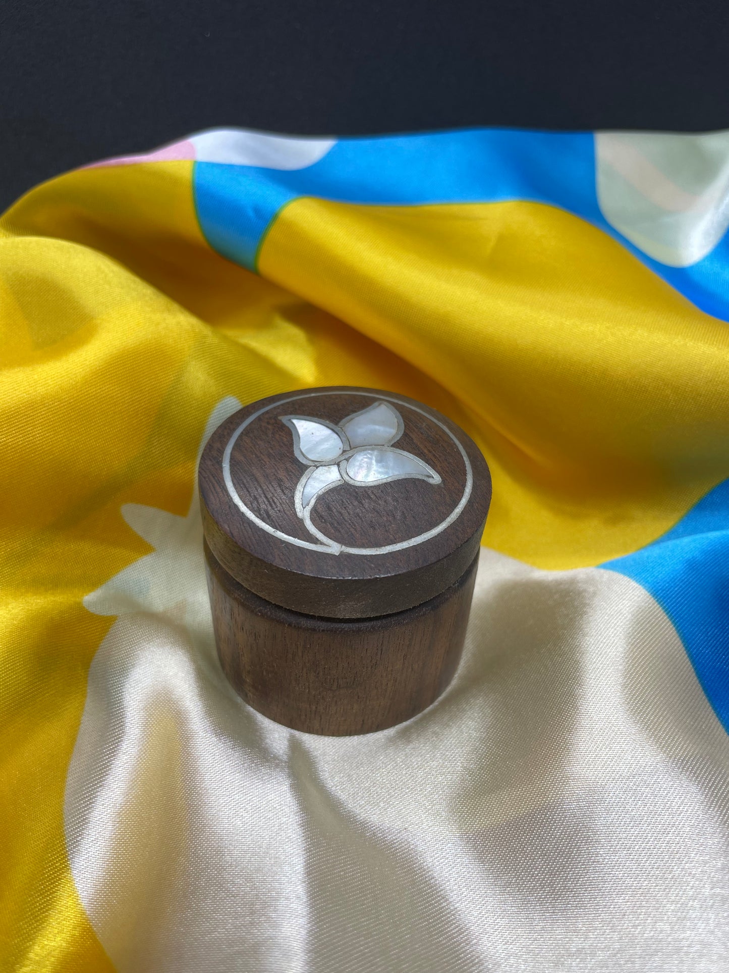 MOTHER of PEARL trinket box