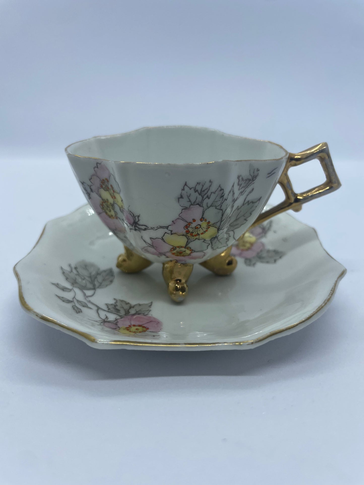 Porcelain teacup+saucer
