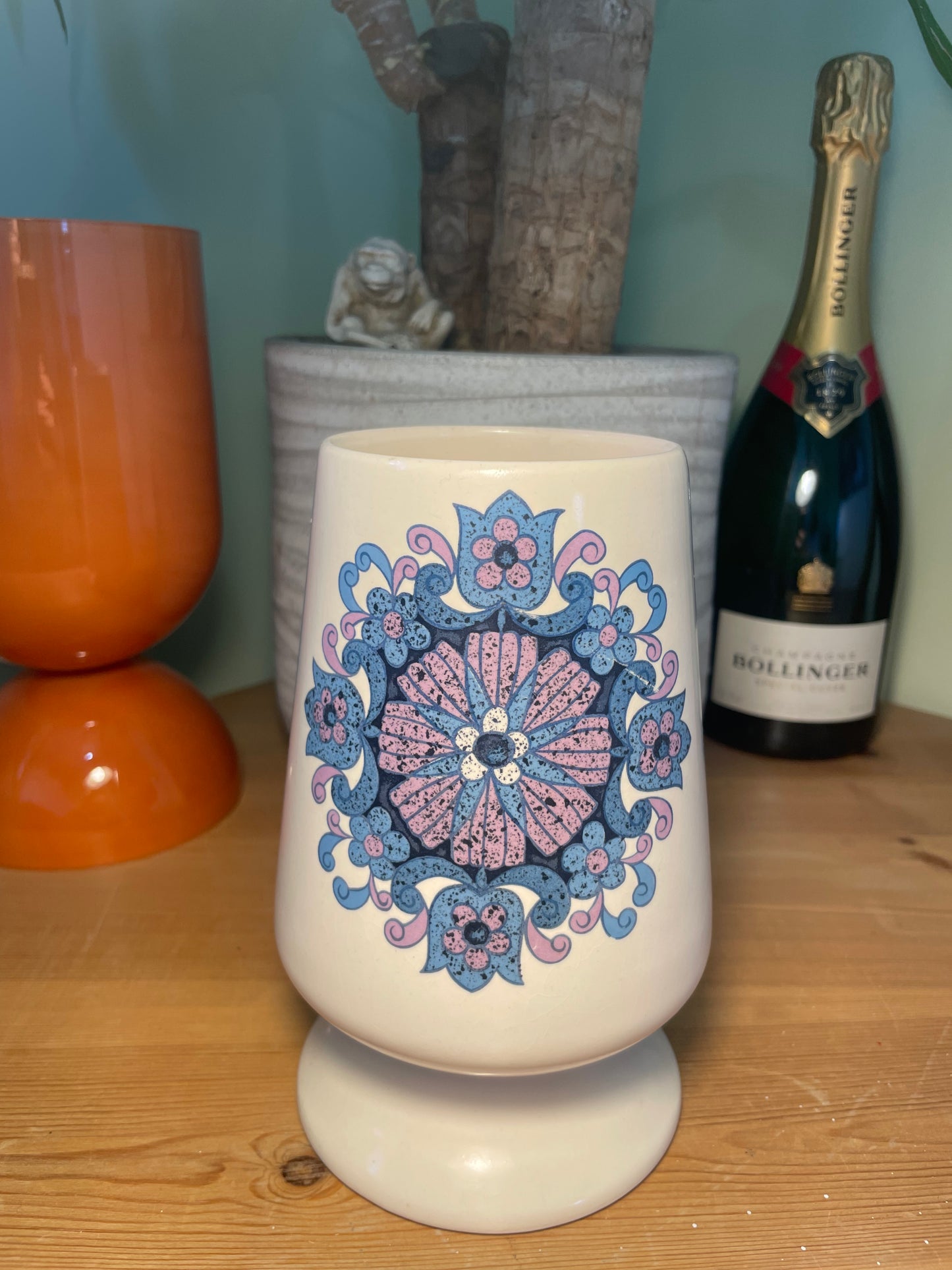 1960 NEW DEVON FLOWER POWER VASE